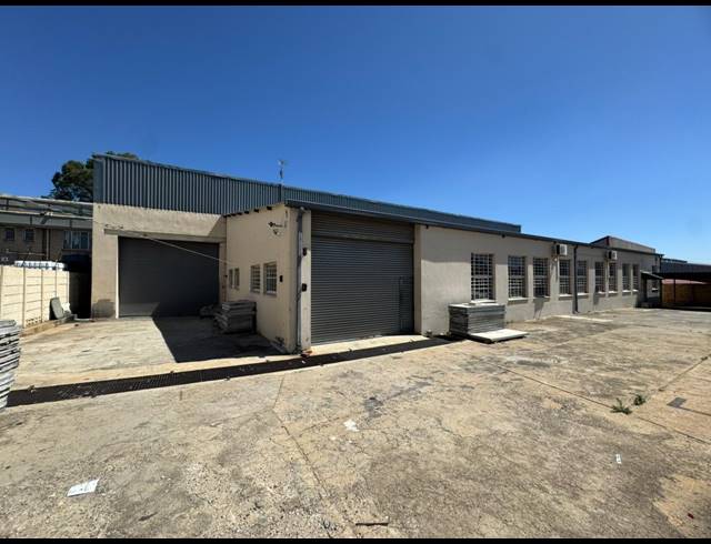 1,400M² WAREHOUSE FOR SALE IN LEA GLEN